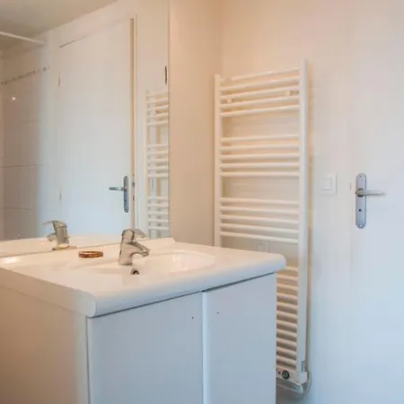 Nice Bright Studio Near Paris Lägenhet